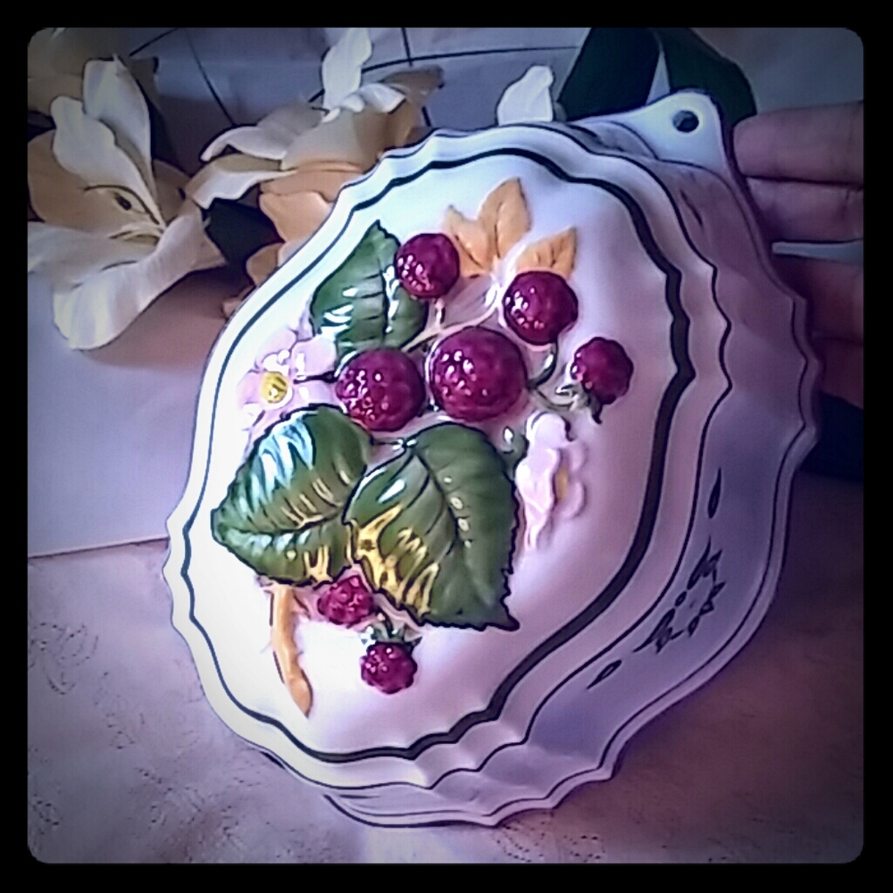 Vintage Le Cordon Bleu Blackberries Mold